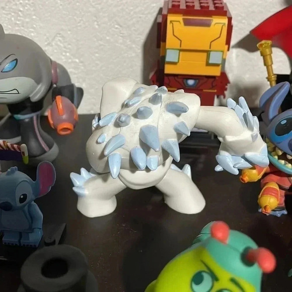 Lot of 7 Funko Minis - Picture 12 of 12